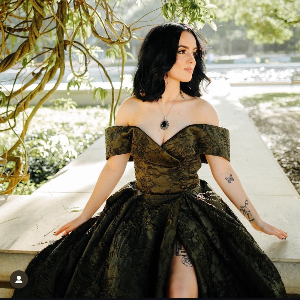 Teuta Matoshi Gown - Picture 3 of 3